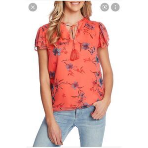 CECE Expressive Lillies Split Neck Top in Hot Lava Size M